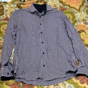 Slim fit buttoned down checkered long sleeve shirt